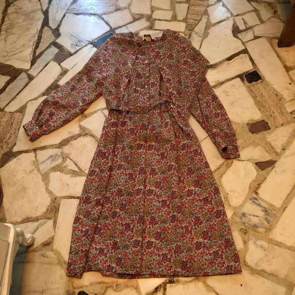 Vintage 1970s floral midi dress